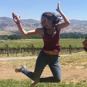 Meet your Posher, Elise